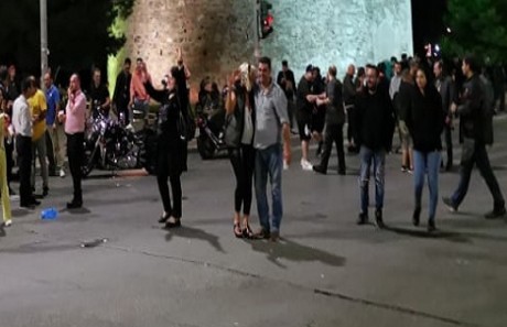 Κοροναϊός : Μεταμεσονύκτια διαμαρτυρία από τους εστιάτορες στη Θεσσαλονίκη