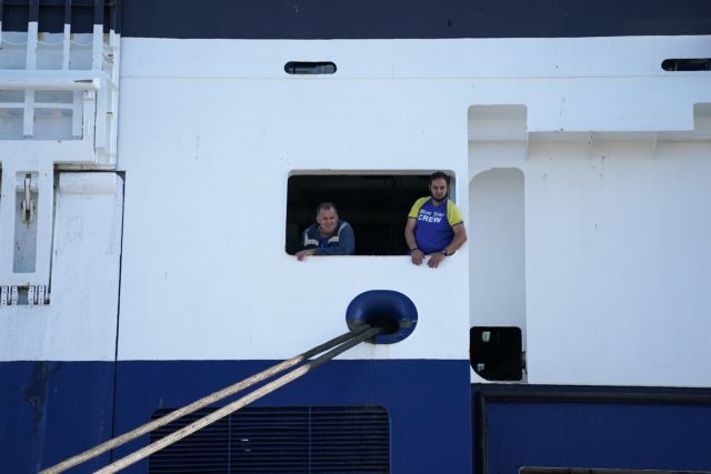 Κοροναϊός : Τρία κρούσματα σε πλοίο - Επιστρέφει το απόγευμα στον Πειραιά