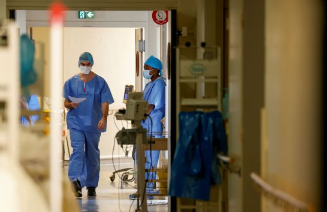 Κοροναϊός : «Στο χείλος της κατάρρευσης τα νοσοκομεία» – Δραματική έκκληση των ιταλών γιατρών