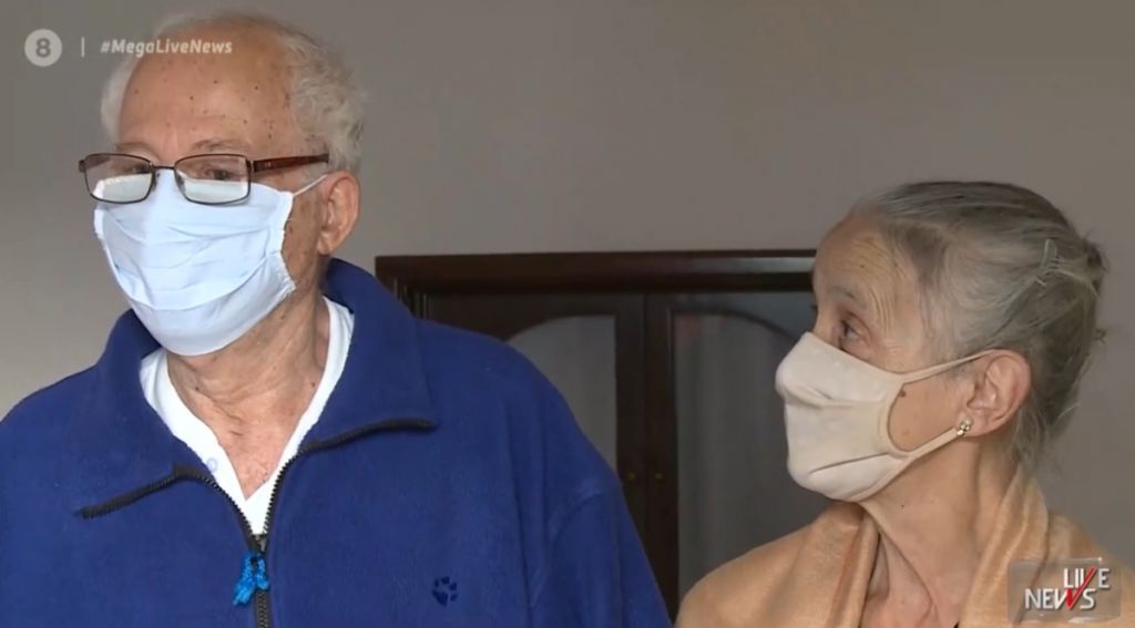 Κοροναϊός : Συγκινεί ζεύγος ηλικιωμένων που έδωσε μαζί τη μάχη με τον ιό