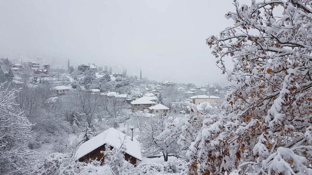 Κοροναϊός : «Αργοπεθαίνουν» τα χειμερινά καταλύματα – Μηδενικές οι κρατήσεις