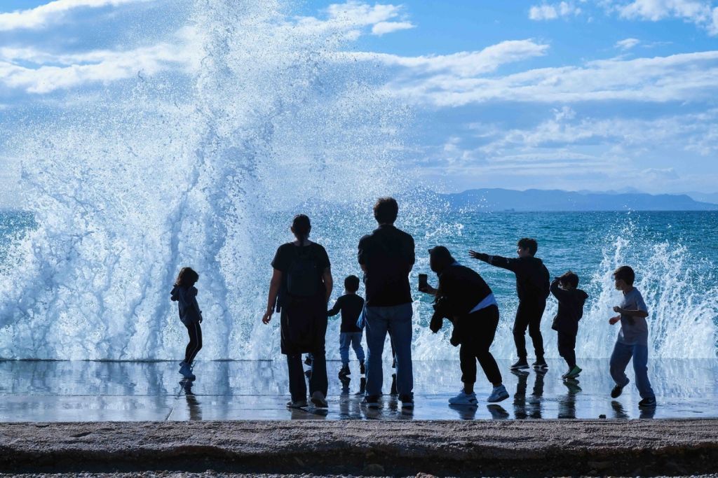 Επένδυση στον άνθρωπο και στις υποδομές: τρία διδάγματα και μια αλήθεια