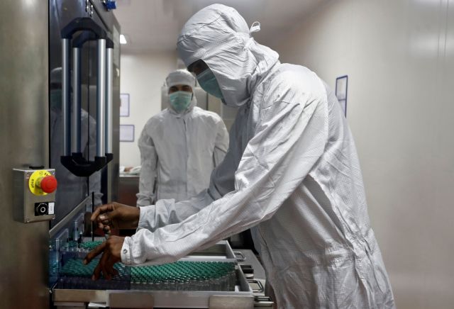 Εμβόλιο : Ρωσία και AstraZeneca ετοιμάζονται για τις δοκιμές του νέου εμβολίου
