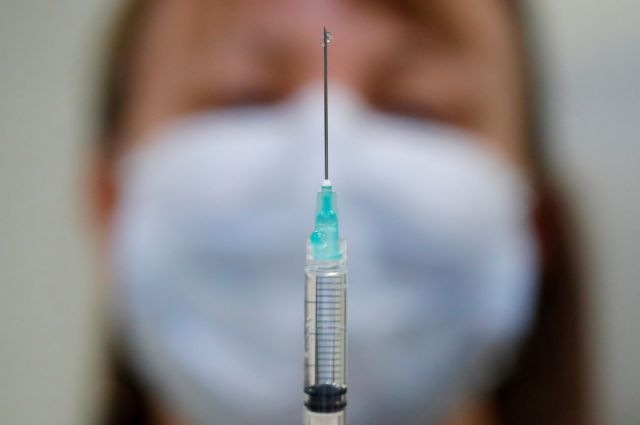 Βόρεια Ιρλανδία : «Εχθρική πράξη» από την ΕΕ ο περιορισμός των εξαγωγών εμβολίων