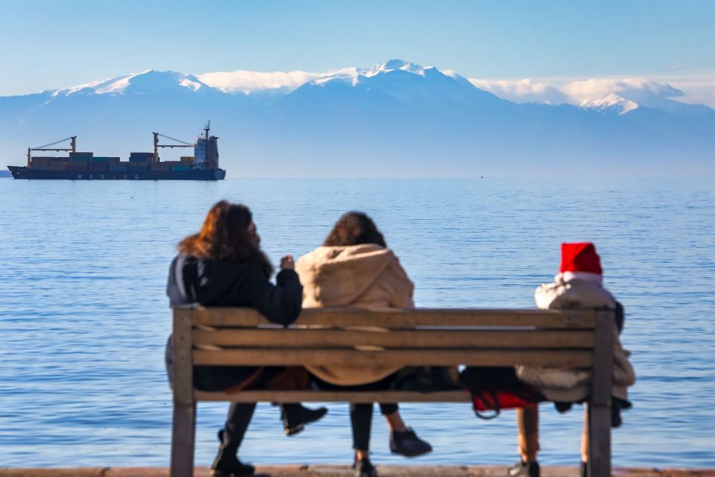 Καιρός : Έρχεται… καλοκαίρι μέσα στον χειμώνα – Σε ποιες περιοχές ο υδράργυρος θα φτάσει 29 βαθμούς Κελσίου