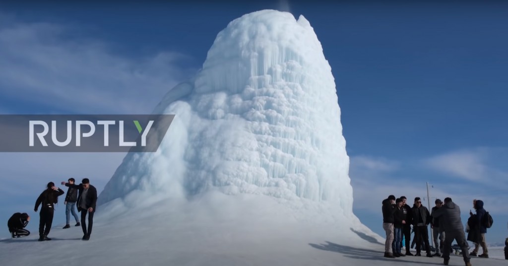 «Ηφαίστειο πάγου» ξεπήδησε σε πεδιάδα του Καζακστάν