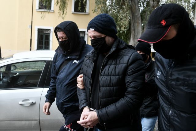 Δημήτρης Λιγνάδης : «Καταπέλτης» το ένταλμα σύλληψης – «Προκύπτει εμμονή για εγκληματική ροπή»