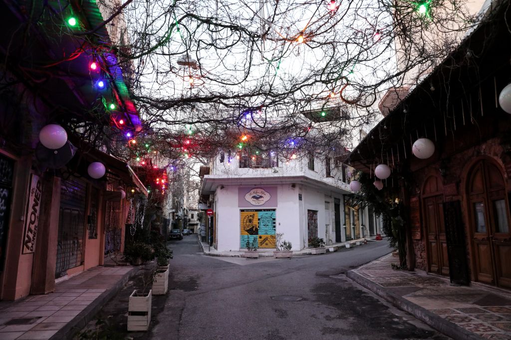 Κοροναϊός : «Φλέγεται» το κέντρο της Αθήνας με τριψήφιο αριθμό κρουσμάτων