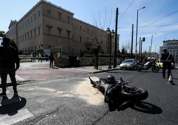 Τι έδειξαν οι κάμερες για το τροχαίο στη Βουλή – Καταθέσεις μαρτύρων ρίχνουν φως στην υπόθεση