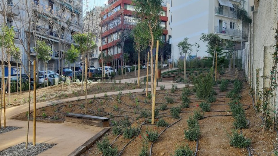 Πάρκα τσέπης: Μικρές οάσεις στο κέντρο της Αθήνας – Εκτενές ρεπορτάζ του Reuters