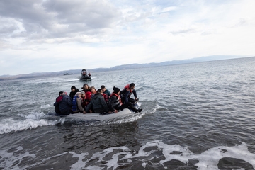 Κέρκυρα : Επιχείρησαν να φύγουν με ξύλινο σκάφος για Ιταλία – Συνελήφθησαν και βρέθηκαν θετικοί στον κοροναϊό