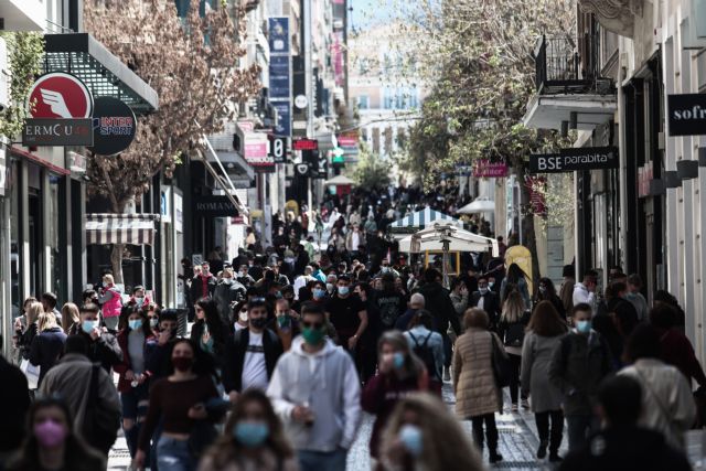 Απίστευτος συνωστισμός στην Ερμού - Λαοθάλασσα για ψώνια και βόλτα στο κέντρο της Αθήνας