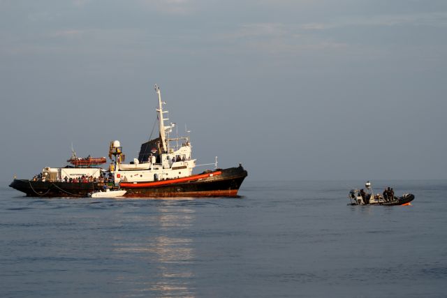 Ιταλία: Τέσσερα πλοιάρια με εκατοντάδες πρόσφυγες έφτασαν στην Λαμπεντούζα