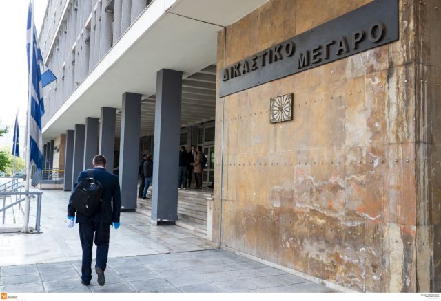 Θεσσαλονίκη: Στο νοσοκομείο έχοντας πιει υγρό σαπούνι κατηγορούμενη για τη δολοφονία του πρώην πεθερού της - Διακόπηκε η δίκη