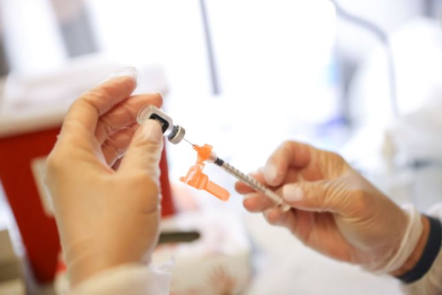 Μετάλλαξη κοροναϊού: Ανθεκτικότητα σε μονοκλωνικά αντισώματα και μειωμένη αποτελεσματικότητα στα εμβόλια