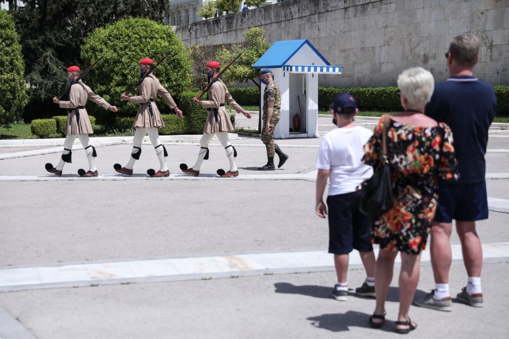 Κοροναϊός: Πού εντοπίζονται τα 2.461 κρούσματα – Δείτε αναλυτικά τον χάρτη της διασποράς