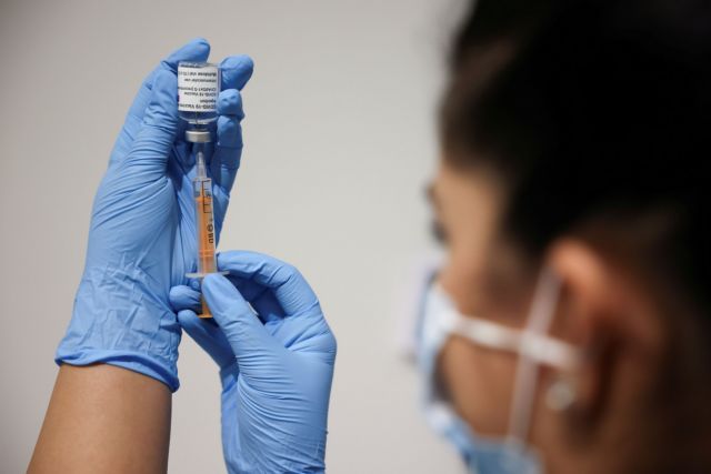 AstraZeneca: Εντείνεται ο προβληματισμός για τη 2η δόση  - Φόβοι για ελλιπή εμβολιασμό χιλιάδων πολιτών