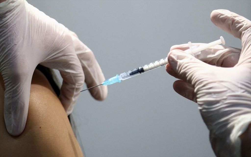 Τζανάκης: Πρέπει να πάμε σε υποχρεωτικούς εμβολιασμούς – Να μπουν στο «παιχνίδι» και οι οικογενειακοί γιατροί