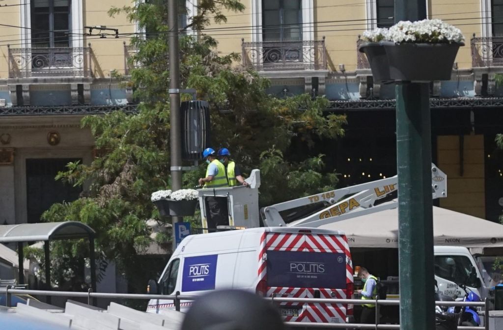 30 δέντρα στην πλατεία Ομονοίας (video)