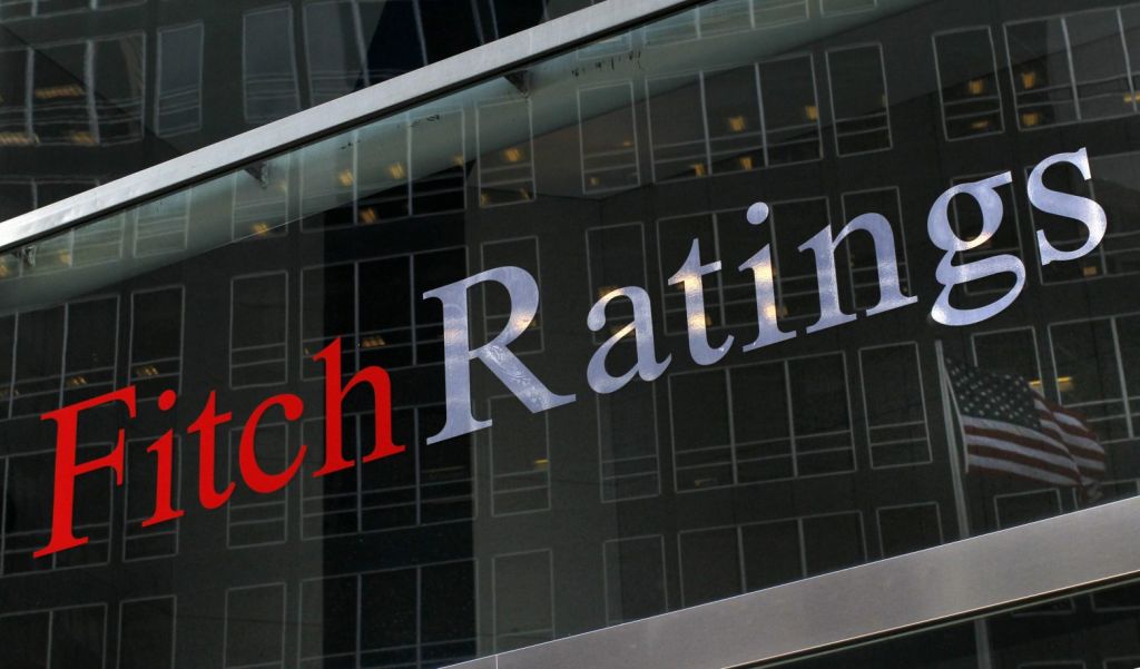 Fitch: Παραμένει στο BB η ελληνική οικονομία – Αναθεώρηση για την φετινή ανάπτυξη