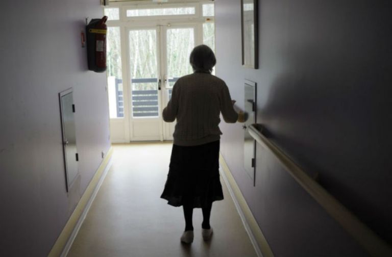 Υποχρεωτικότητα: Πόσοι είναι οι ανεμβολίαστοι εργαζόμενοι στα γηροκομεία - Τι λέει ο πρόεδρος της ΠΕΜΦΗ