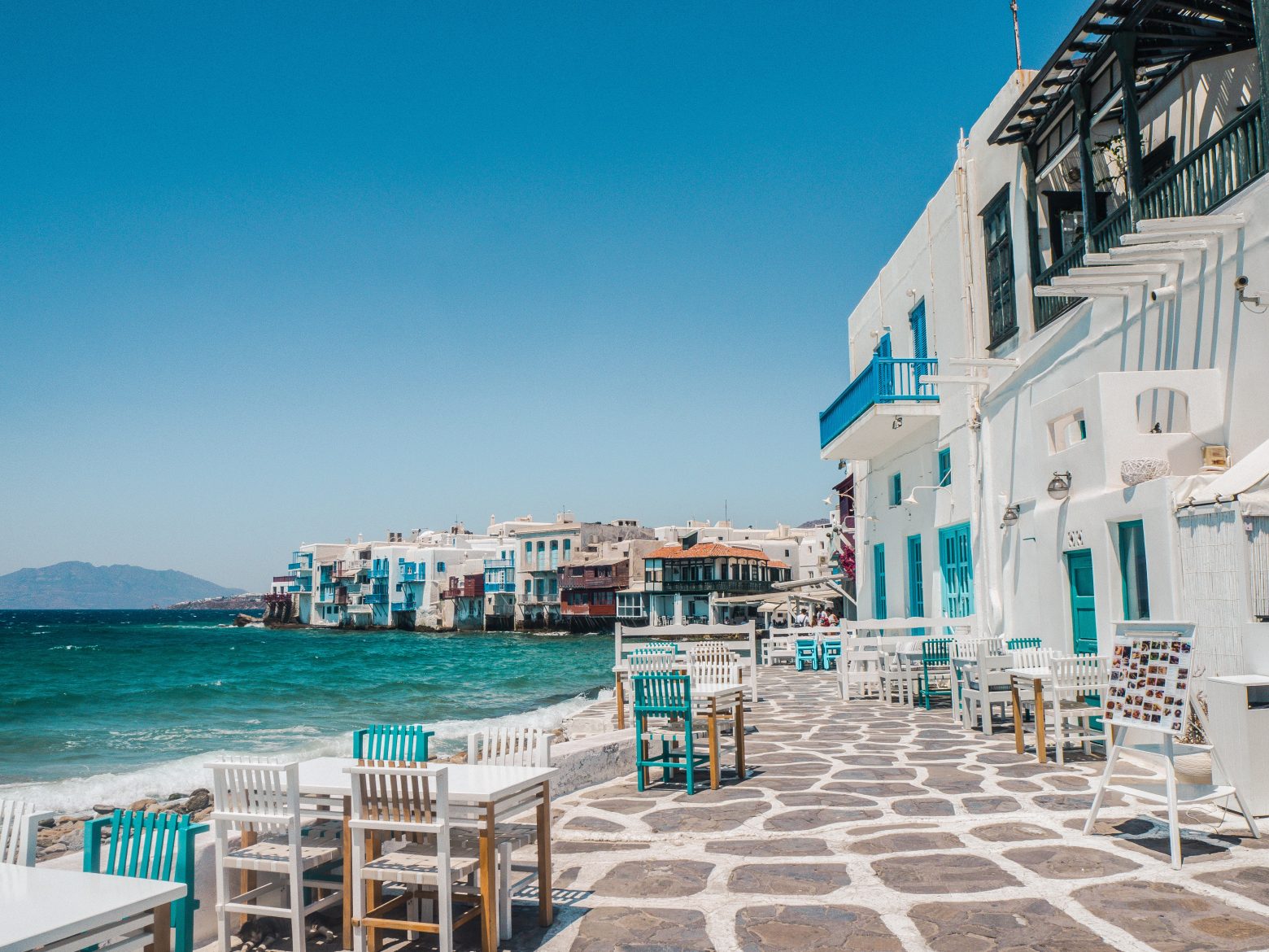 New York Times: Για την Ελλάδα το άνοιγμα του τουρισμού ήταν τζόγος, αλλά δείχνει να αποδίδει