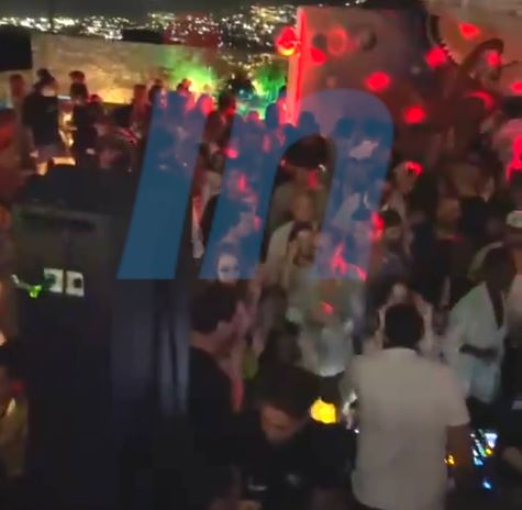 Μύκονος: Ξέφρενα πάρτι σε βίλες χωρίς μέτρα προστασίας – Δείτε αποκλειστικά βίντεο