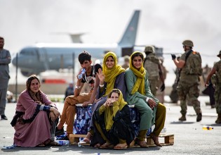 Αφγανιστάν – Παραμένει ο συναγερμός για νέο τρομοκρατικό χτύπημα – Ολοκληρώνονται οι επιχειρήσεις απεγκλωβισμού