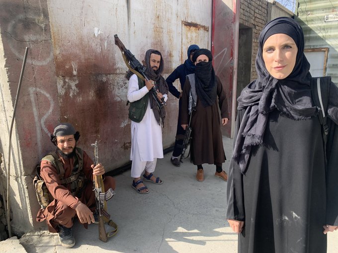 Κλαρίσα Γουάρντ – Η δημοσιογράφος του CNN που διαδέχθηκε την Αμανπούρ και πιέζει τους Ταλιμπάν