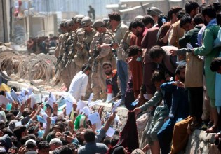 Ο ΟΗΕ αναμένει έως και μισό εκατομμύριο επιπλέον Αφγανούς πρόσφυγες το 2021