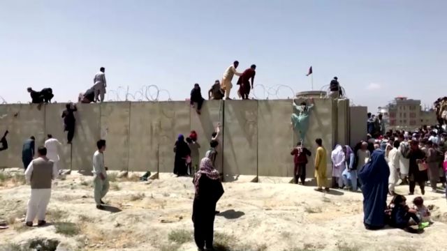 Αφγανιστάν – Εν μέσω αδιανόητης ανθρωπιστικής κρίσης, η Ευρώπη εστιάζει στην αποτροπή προσφυγικών ροών