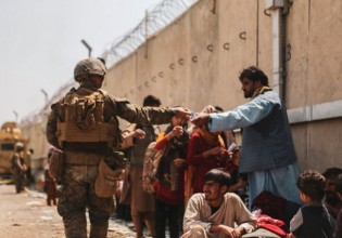 Βρετανία – «Απίθανη» η παράταση προθεσμίας για εκκένωση του Αφγανιστάν – Η κατάσταση γίνεται «πιο επικίνδυνη»