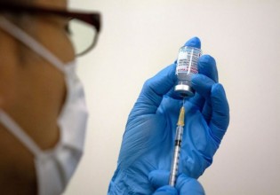 Εμβολιασμός παιδιών – Συστάσεις από τους ειδικούς – «Όσο αυξάνονται τα κρούσματα, θα αυξάνονται οι νοσηλείες παιδιών»