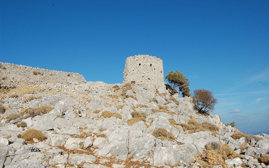 Καρδάμυλα Χίου - Ανεβαίνοντας στο κάστρο της Γριάς