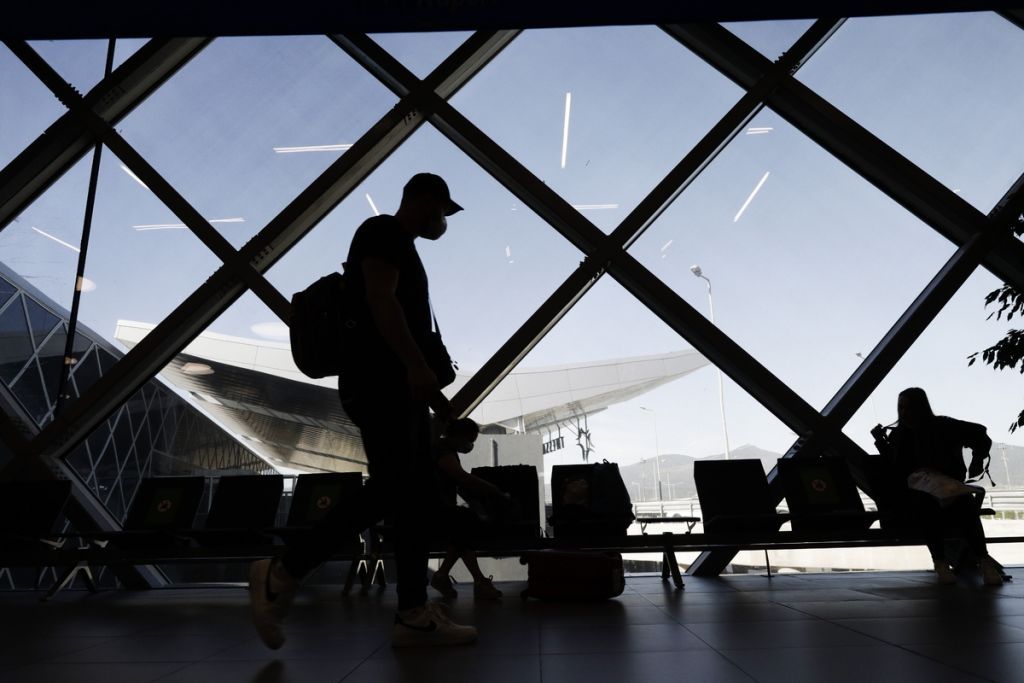 Βρετανία – Η ανάκαμψη του ταξιδιωτικού τομέα έχει αρχίσει σύμφωνα με το αεροδρόμιο του Χίθροου