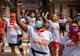 Κατακραυγή για νόμο του Τέξας που καλεί πολίτες να γίνουν «κυνηγοί των αμβλώσεων»