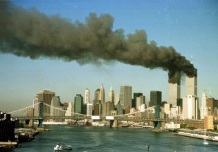 Συγκλονίζει Έλληνας που έζησε τον τρόμο της 11ης Σεπτεμβρίου – «Νομίζαμε ότι έπεφταν κομμάτια του κτιρίου αλλά ήταν άνθρωποι»