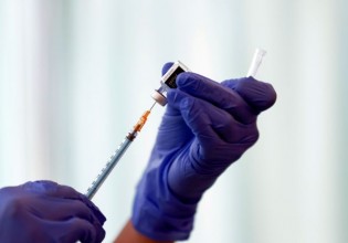 Εμβόλιο Pfizer – Οι αλλεργικές ανεπιθύμητες αντιδράσεις σε ενήλικες με υψηλό κίνδυνο