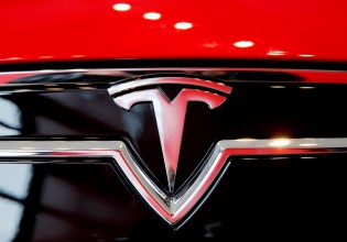 Tesla – Έλλειψη ημιαγωγών επηρεάζει την παραγωγή