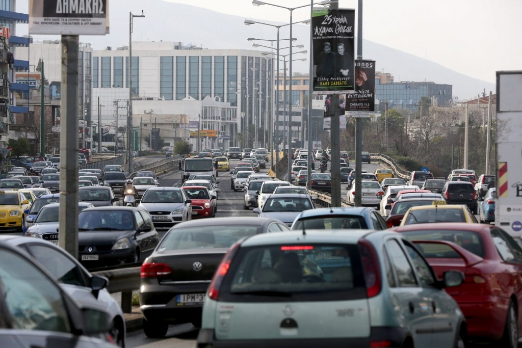 Κίνηση τώρα – Ουρές χιλιομέτρων στον Κηφισό – Ποιοι δρόμοι της Αθήνας βρίσκονται στο «κόκκινο»