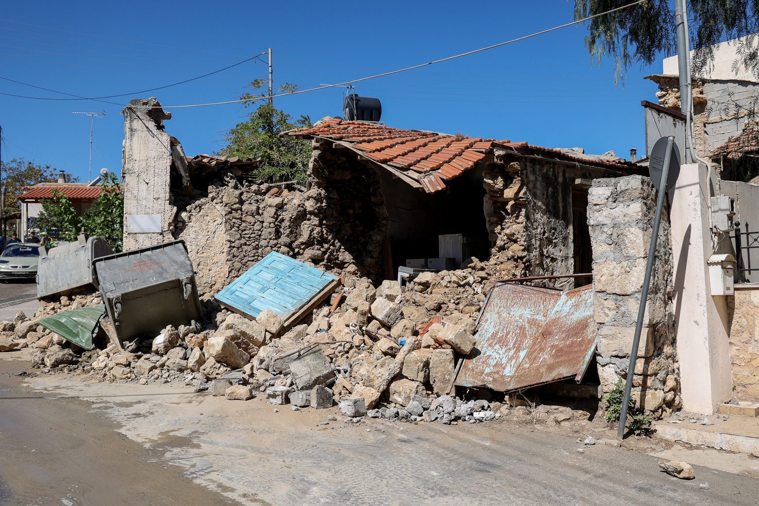 Σεισμός στην Κρήτη - Πολίτες δίνουν το σπίτι τους σε σεισμόπληκτους ως ένδειξη αλληλεγγύης