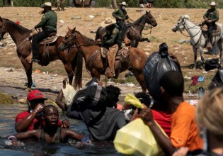 ΗΠΑ – Τεξανοί σερίφηδες κυνηγούν με λάσο Αϊτινούς μετανάστες