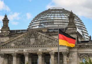 Γερμανία – Ανοιξαν οι κάλπες των ομοσπονδιακών εκλογών – Αβέβαιο το αποτέλεσμα