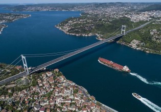 Σύγκρουση ρωσικού με τουρκικό πλοίο στο Βόσπορο
