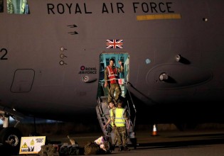 Αφγανιστάν – Απ’ ευθείας συνομιλίες Βρετανίας – Ταλιμπάν στην Ντόχα για την… έξοδο των Βρετανών