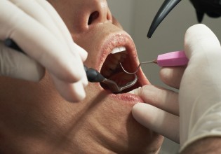 Δεν κάνουν πίσω οι οδοντίατροι για τα τα rapid test – Τι ζητούν από το υπουργείο Υγείας