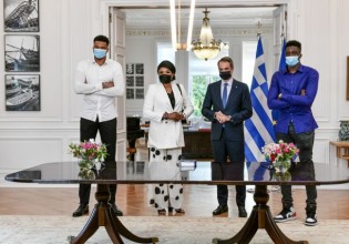 Μητσοτάκης – Στο πρόσωπο της οικογένειας Αντετοκούνμπο αντικατοπτρίζεται η Ελλάδα που θέλουμε