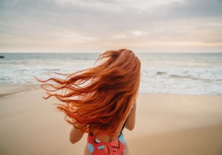 Δέκα συμβουλές για να έχετε πάντα τέλεια μακριά μαλλιά