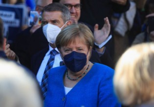 Εκλογές στη Γερμανία – Η Μέρκελ κάλεσε τους Γερμανούς να ψηφίσουν τον Λάσετ για το «μέλλον» της χώρας