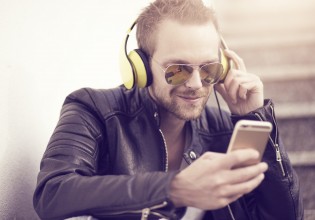 Σε άνθηση οι υπηρεσίες streaming μουσικής – Πάνω από 80 εκατ. συνδρομητές